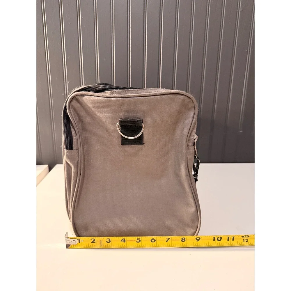 Gray rockland duffle bag